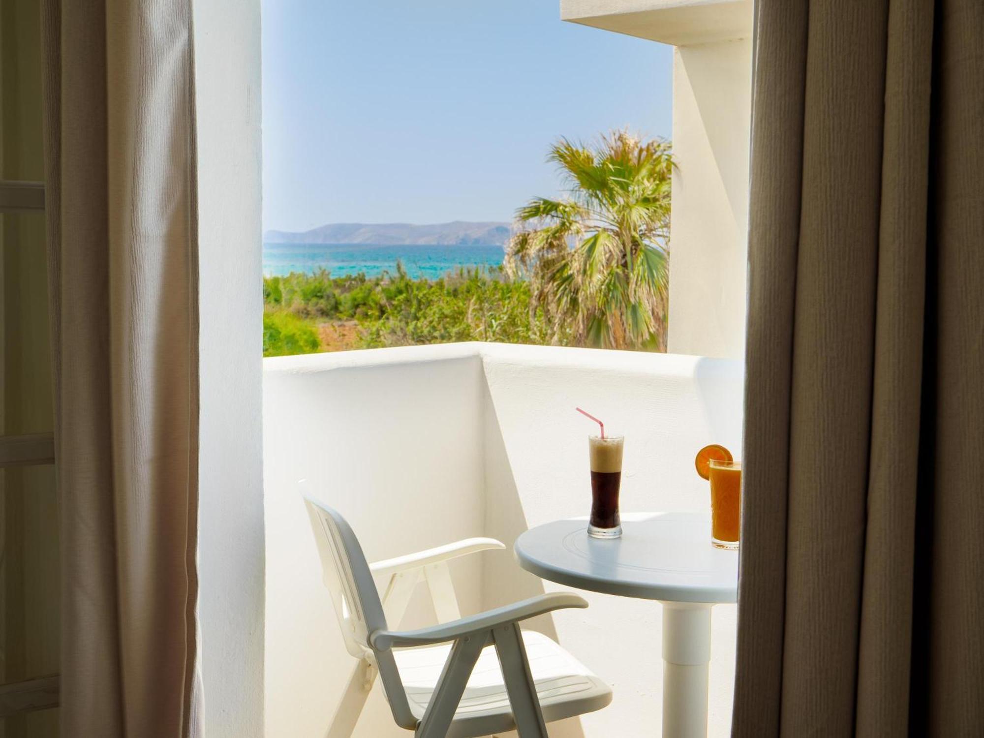 Divina Seaside Apartments By Estia Goúvai Luaran gambar