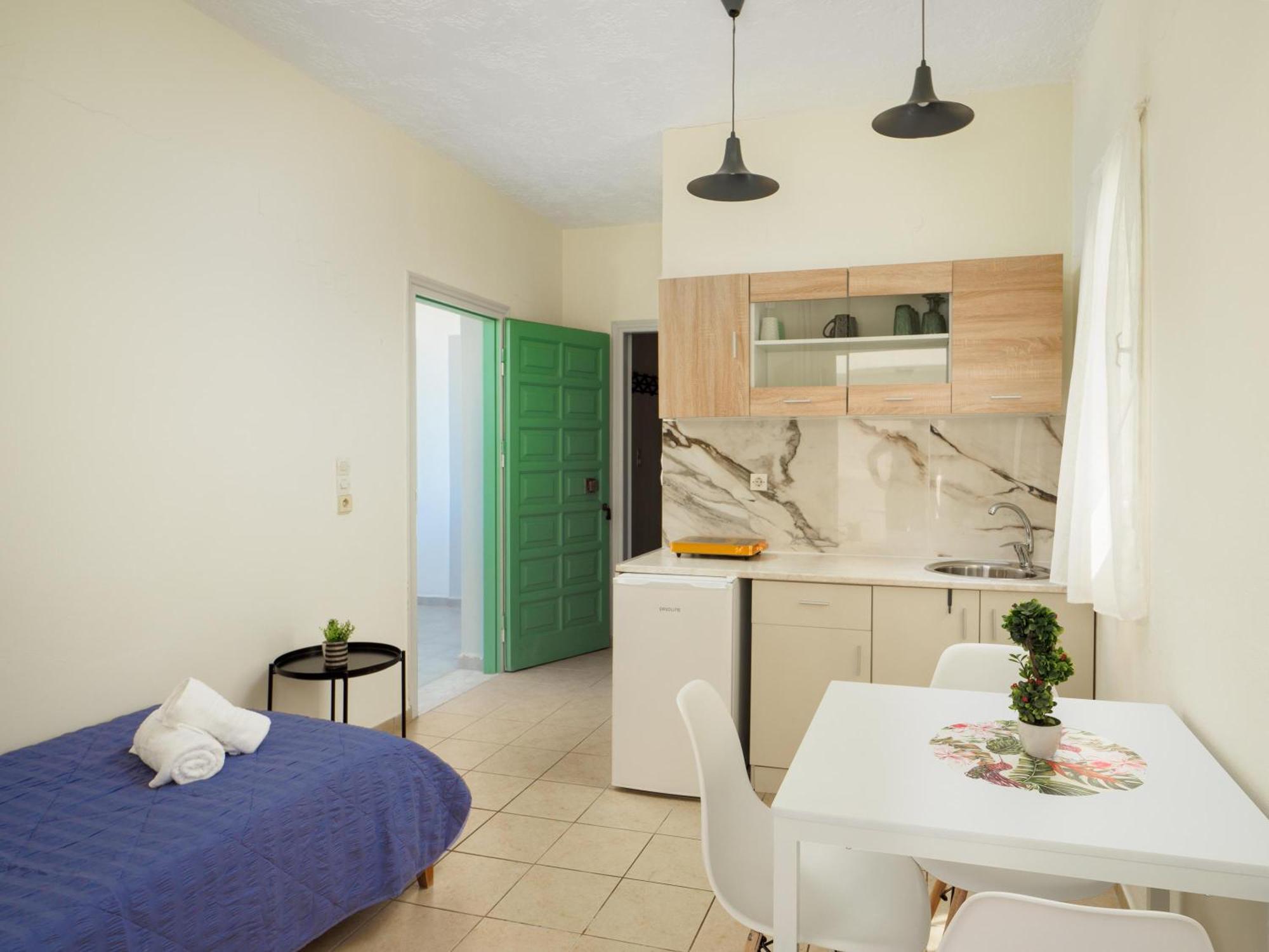 Divina Seaside Apartments By Estia Goúvai Luaran gambar