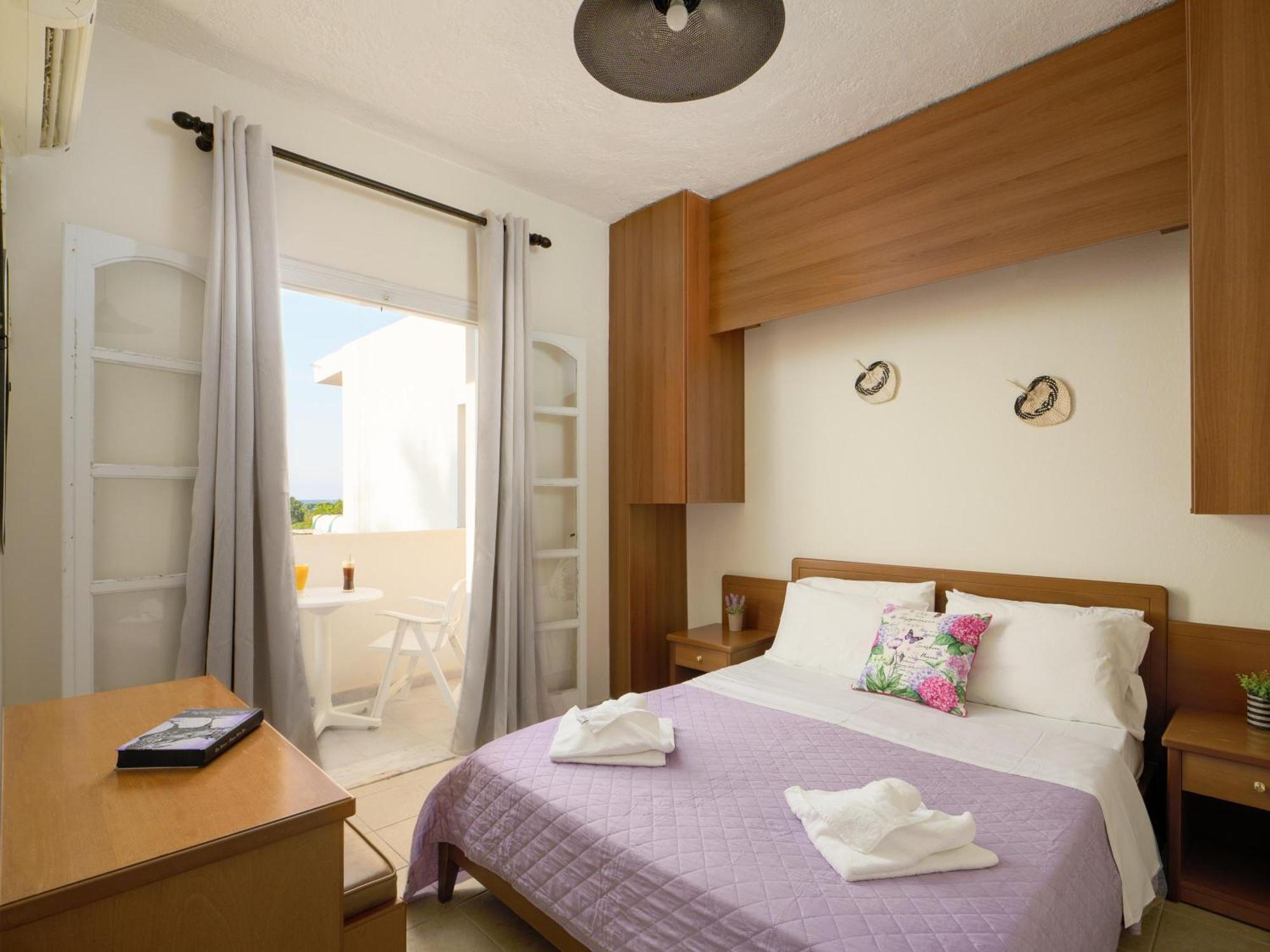 Divina Seaside Apartments By Estia Goúvai Luaran gambar